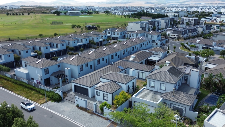 4 Bedroom Property for Sale in Parklands North Western Cape